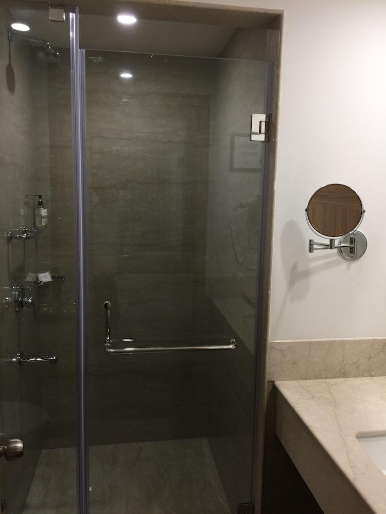 Red Fox By Lemon Tree Hotels, Sector 60, Gurugram Gurgaon Bagian luar foto