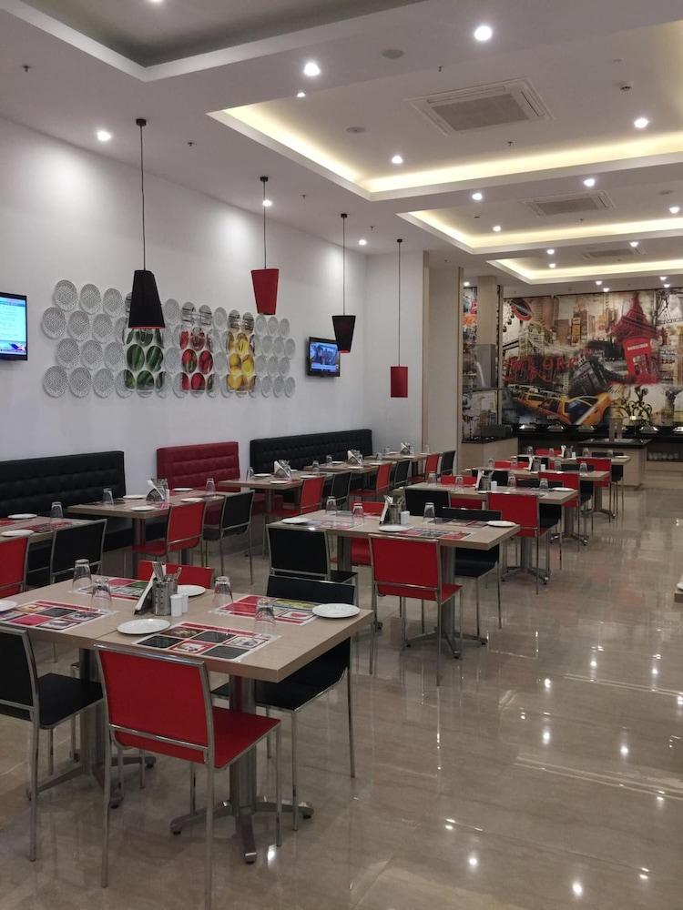 Red Fox By Lemon Tree Hotels, Sector 60, Gurugram Gurgaon Bagian luar foto