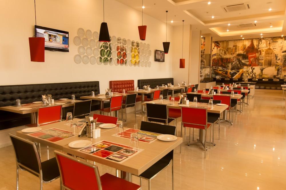 Red Fox By Lemon Tree Hotels, Sector 60, Gurugram Gurgaon Bagian luar foto