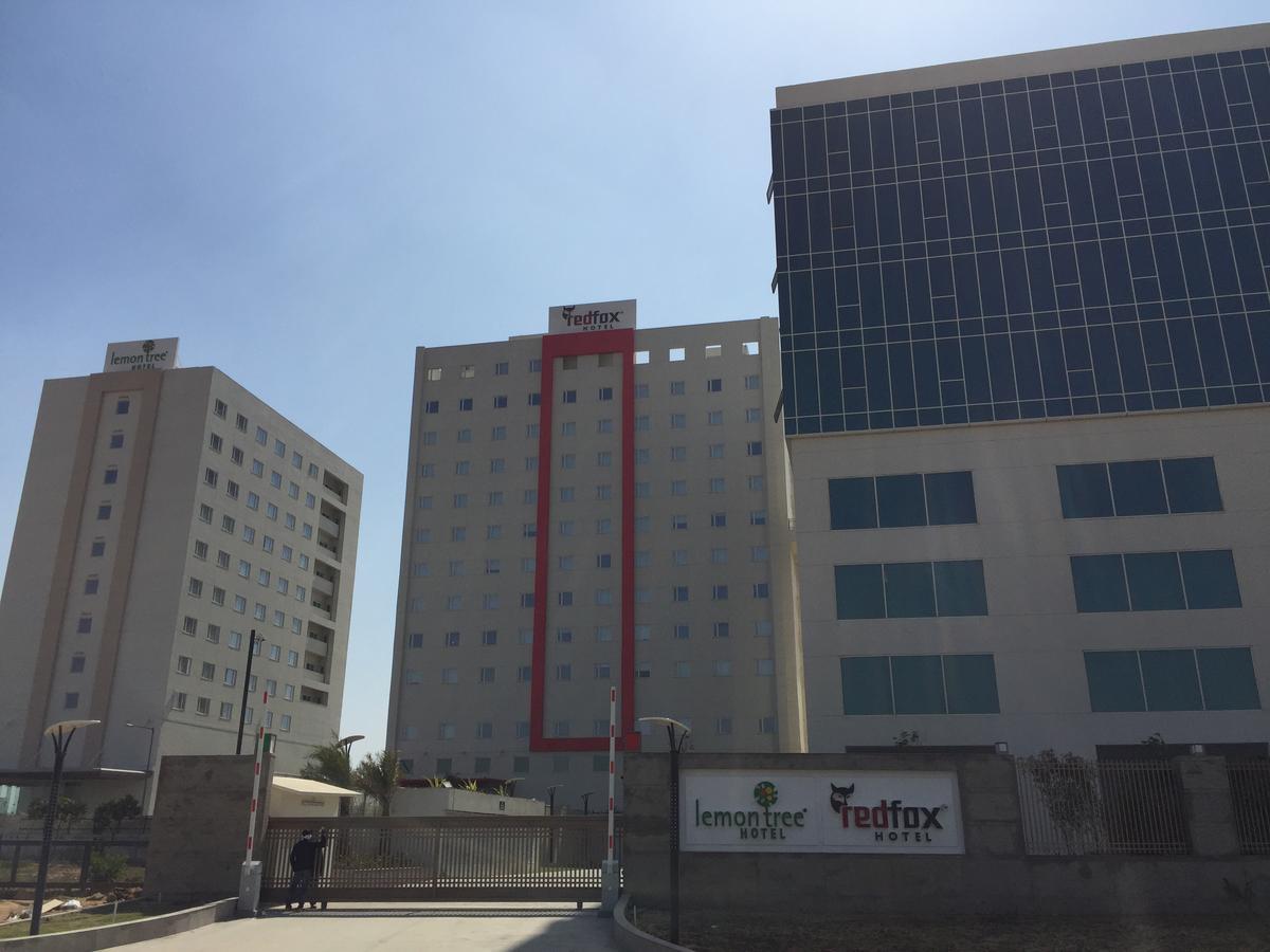 Red Fox By Lemon Tree Hotels, Sector 60, Gurugram Gurgaon Bagian luar foto