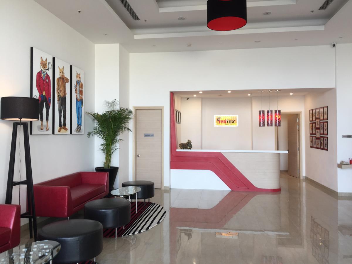 Red Fox By Lemon Tree Hotels, Sector 60, Gurugram Gurgaon Bagian luar foto