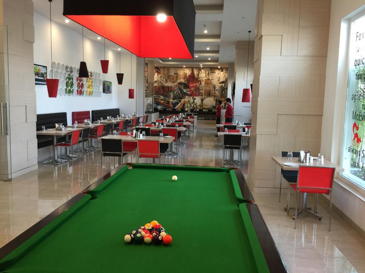 Red Fox By Lemon Tree Hotels, Sector 60, Gurugram Gurgaon Bagian luar foto