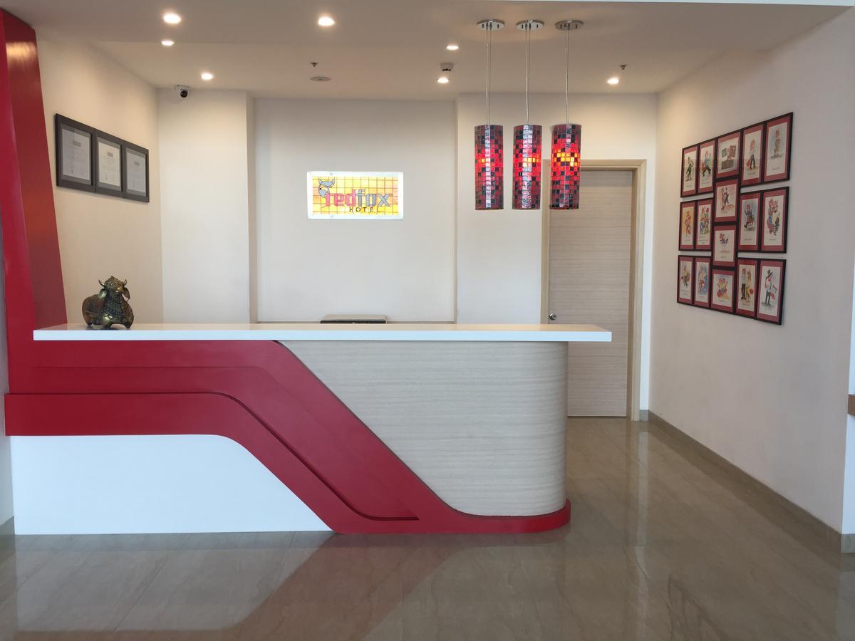 Red Fox By Lemon Tree Hotels, Sector 60, Gurugram Gurgaon Bagian luar foto