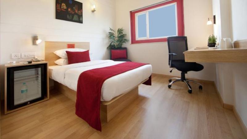 Red Fox By Lemon Tree Hotels, Sector 60, Gurugram Gurgaon Bagian luar foto